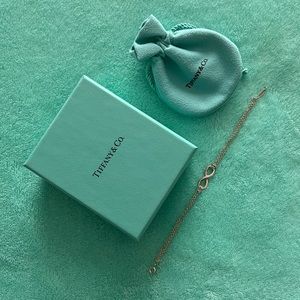 💙Tiffany & Co Infinity Bracelet💙
